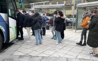 Maskara ez da derrigorrezkoa izango garraio publikoan otsailaren 8tik aurrera