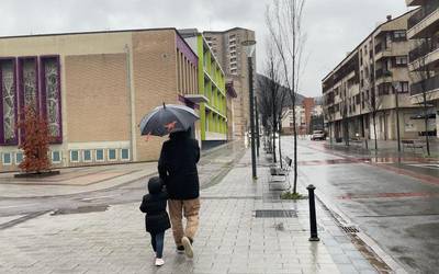Behera egin du beste aste batez positiboen kopuruak Debagoienean: bost atzeman dituzte