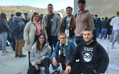 Sei ikasle atzerrira joan dira lan prestakuntza egitera