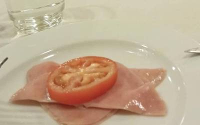 San Jose egoitzako "menu kaskarrak" salatu ditu EH Bilduk