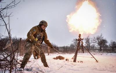 Ukrainako gaztazkaren urteurrenaren gainean mintzatu gara Txente Rekondorekin