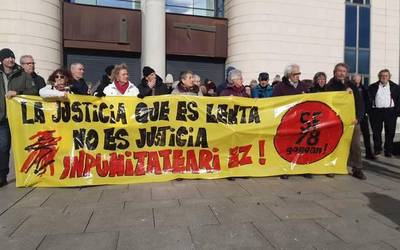 Sabino Cuadra (Sf78): "Behingoz aztertu, epaitu eta kondenatu behar dituzte krimen frankistak"