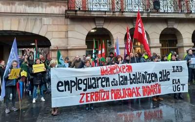 Erandioko udal-langileek kontziliazio-plan bat negoziatzeko eskatu dute Udalaren osoko bilkuran