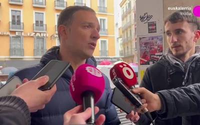 Mitxel Lakuntza (ELA): "Zerbitzu publikoak indartzeko lana ez du hasi ere egin Txibitek"