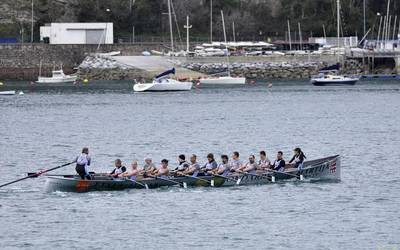 Bigarren egin du Badok13 beteranoen traineruak Hondarribiako jaitsieran