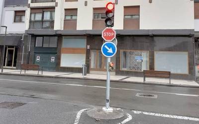 [EGUNERATUA] Ibai Ondo eta Aita Lertxundiko bidegurutzeko semaforoa martxan dago
