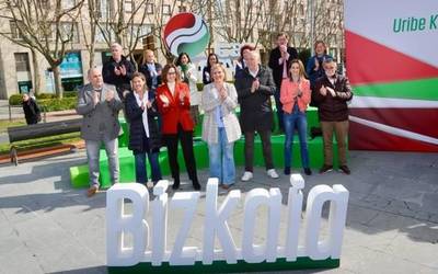 Uribe Kostako alkatetzetarako hautagaiak aurkeztu ditu EAJk