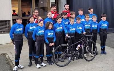 21 ziklista ariko dira Dorletako Ama Txirrindulari Eskolan aurten