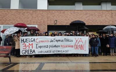 Asier Otxoa (LAB Nasertic): "Egungoak ez du balio, enpresa publikoetarako hitzarmen propioa behar dugu"