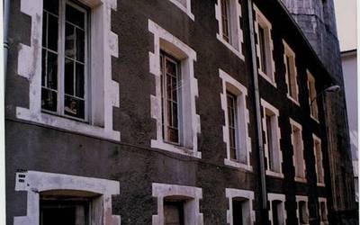 Xabier Munibe Ikastolaren historiaz Luis Larrañaga 'Axiri' eta Pepita Sueskun gurasoek kontatu zizkigutenak