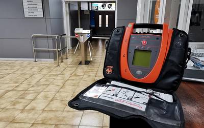 Desfibriladoreak erabiltzeko boluntarioen sarea osatuko dute Elgoibarren