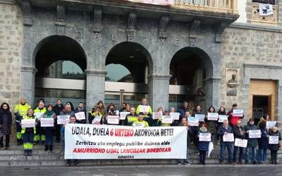 Amurrioko Udaleko langileek salatu dute erakundeak ez duela betetzen sinatutako akordioa