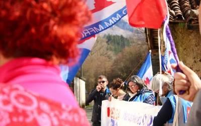 Zazpi eguneko greba abiatu dute Madres Mercedariaseko langileek, lan baldintza hobeen alde eta zentroaren itxieraren aurka borrokatzeko
