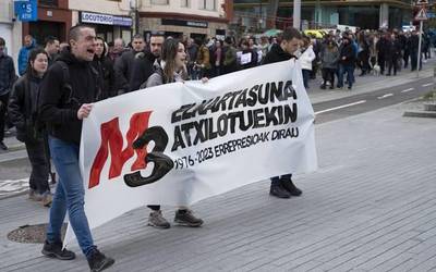 Ehunka lagunek salatu dute Unai Isasiren atxiloketa Amurrion
