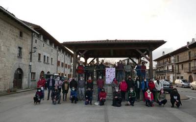Emakumeen kontrako indarkeria estetikoa eta bere ondorioak salatu dituzte udalek