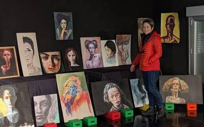 Munduko emakumeen inguruko erakusketa Angel Ganivet ikastetxean