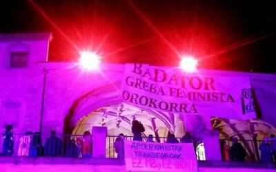 Zaintza guztion ardura dela aldarrikatzeko greba eginen du mugimendu feministak udazkenean