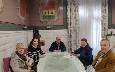 Udalak eta Plaza Ondo jubilatuen elkarteak lankidetza hitzarmena sinatu dute