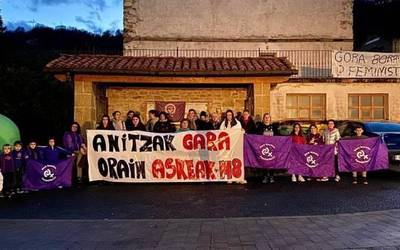 Areson ere kalera atera dira emakumearen egunean