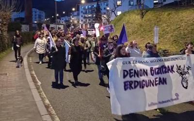 Denon bizitzak erdigunean jartzeko eskatu dute Leitzan