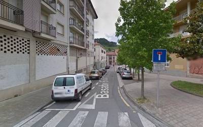 Hurrengo egunetan Basabe kalea asfaltatuko dute