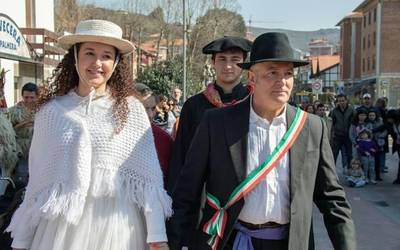 Zuberoako Maskaradak Berango hartu zuen martxoaren 5ean Otxandategi Dantza Taldearen eskumenez