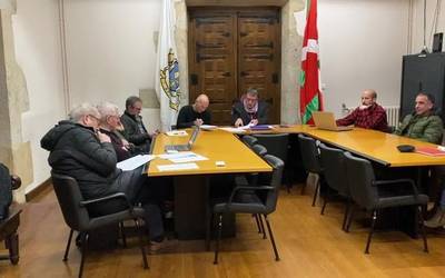 Bi milioi pasako aurrekontua onartu du Aramaioko Udalak