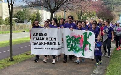 Ainara Urrutia eta Rosarito Oianguren omendu dituzte Aresko Emakumeen Martxan