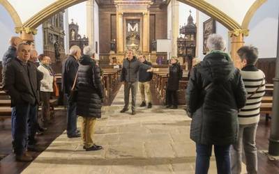 Errukizko Amaren parrokia ezagutzeko bisita gidatuak egiten dabiltza