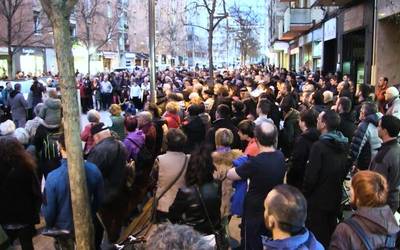 Angel Berruetari omenaldi jendetsua egin diote, 19 urte geroago