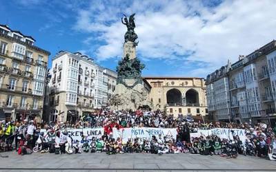 Protesta kalera eraman dute hockey jokalariek
