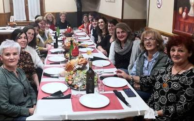 Emakumeen Eguna afari batekin ospatu dute Beintza-Labaienen