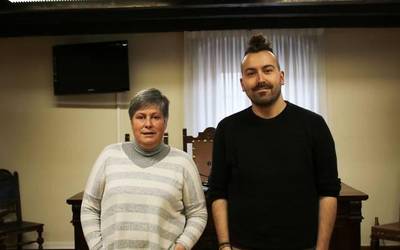 Eguzki plakak jarriko dituzte Orozkoko udal eraikinetan, EH Bilduk proposatuta