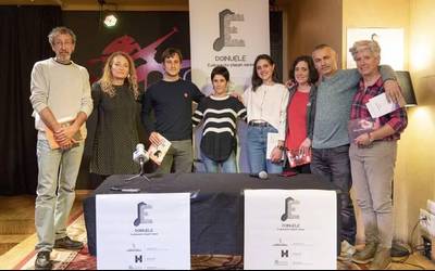 Euskarazko kulturgintzaren plazak saretzeko sortu dute Doinuele