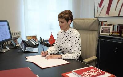 Parlamentuko Mahaia udalak baino lehen eratuko da, Txibitek hala erabakita