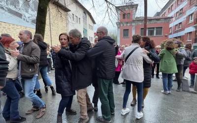 Eingo erromeria ibiltariak girotu du Erramu-zapatuko arratsalde bustia