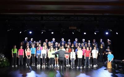 Juan Arzamendi Musika Etxeari ongietorria, argazkitan