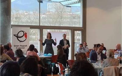 Estrategiak konpartiduteko topaketea Bilbon lurraldeko euskerearen sektoreagaz