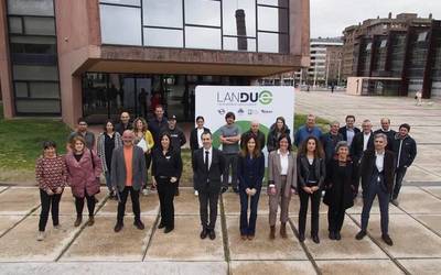 Beste 11 lantegi batu dira Landue egitasmora