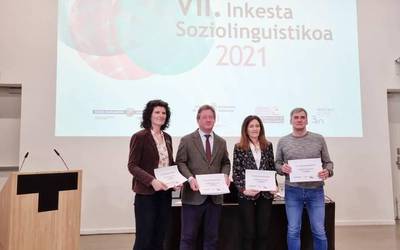 Euskararen argi ilunak agerian