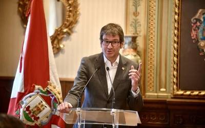 Gorka Urtaranen agurra: bertso bat eta akordioei gorazarre