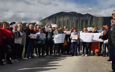 Landa eremuko osasun arreta bermatzeko mobilizazioek aurrera jarraituko dute