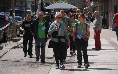 12.379 kilometro egin dituzte euskararen alde herritarrek, Laudio Ikastolaren ekimenez