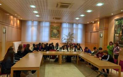 Okzitaniako kulturan sartu dira buru-belarri Zaraobe BHIko 13 ikasle