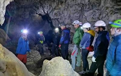 Arkamuko kobetan egin du espeleologia Matxinkorta Mendi Taldeak