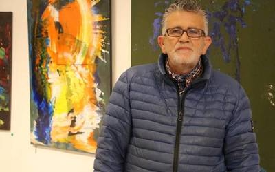 Iñaki Orejak kolorez betetako margolanen erakusketa zabaldu du Portaleburun