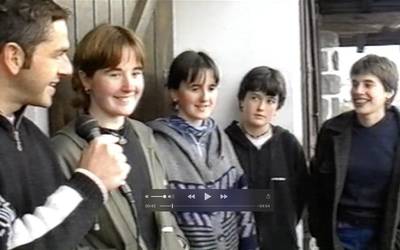 Arantzako trikitixa taldea Bordele ondoko Vélines herrian ibili zen 1999an erakustaldiak eskainiz