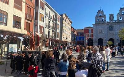 Urduñako prozesioak, turista eta hiritarren arreta (g)une