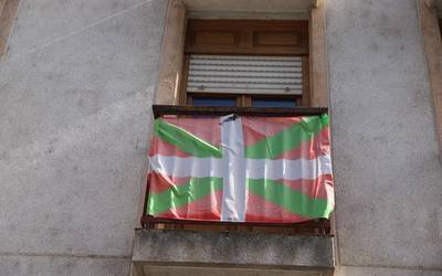 Alderdi bakoitzak ohiko moduan ospatuko du Aberri Eguna gaur