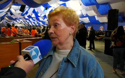 Jendetza eta festa giroa Garagardo Azokako irekieran